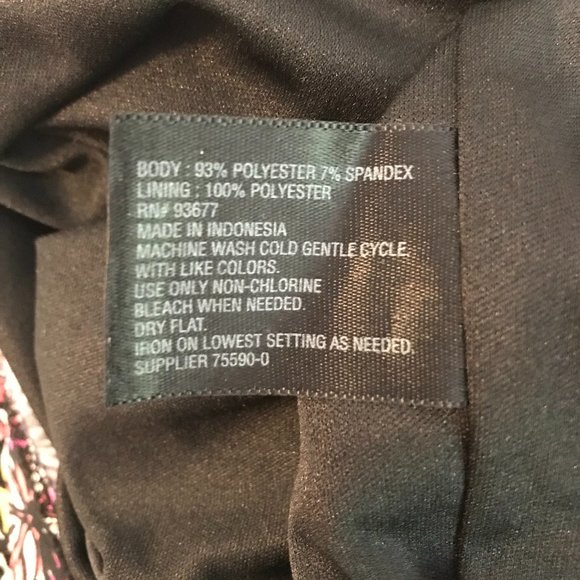 Stylish dress with belt - Picture 7 of 8